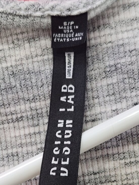 LORD & TAYLOR- Design Lab:Gray Button-Up Ribbed Top - Picture 4 of 5